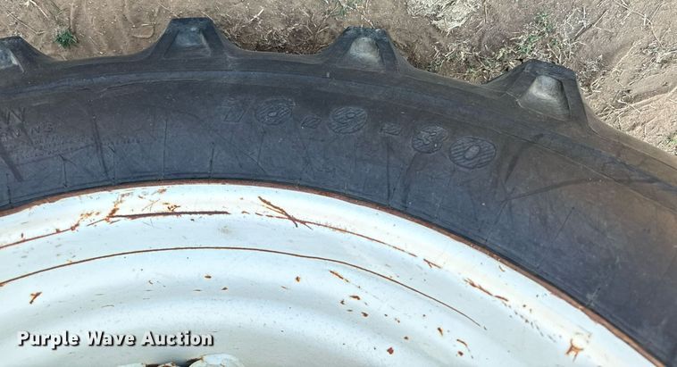 image for item IE9108 2006 New Holland TN75A MFWD tractor