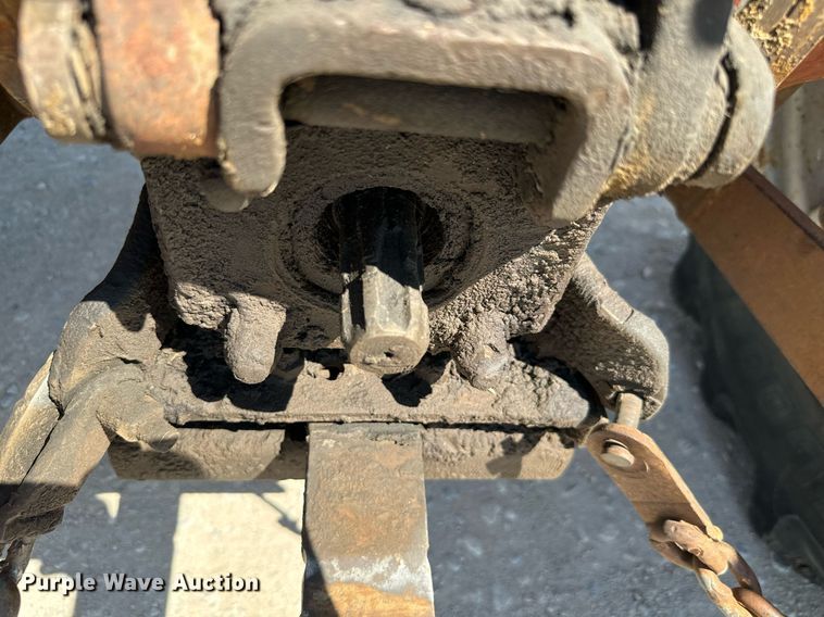 image for item IE9109 1973 Massey Ferguson 180 tractor