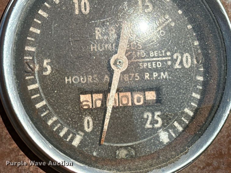 image for item IE9109 1973 Massey Ferguson 180 tractor