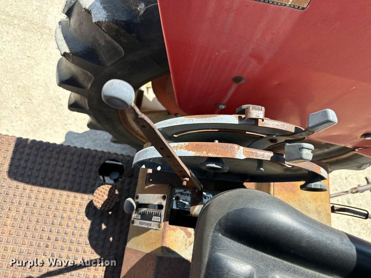 image for item IE9109 1973 Massey Ferguson 180 tractor