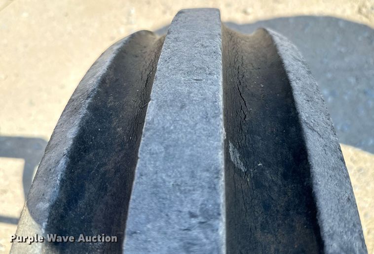 image for item IE9109 1973 Massey Ferguson 180 tractor