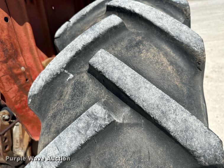 image for item IE9109 1973 Massey Ferguson 180 tractor