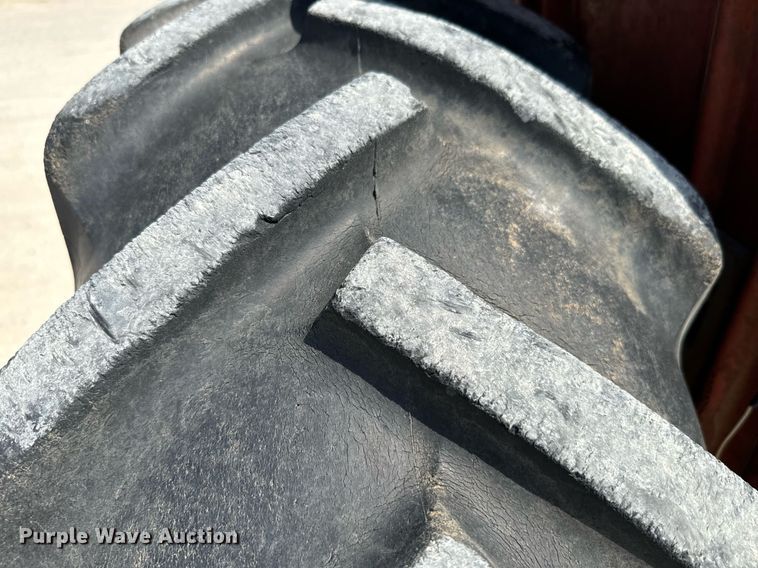 image for item IE9109 1973 Massey Ferguson 180 tractor