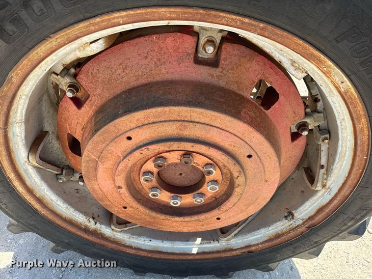 image for item IE9109 1973 Massey Ferguson 180 tractor