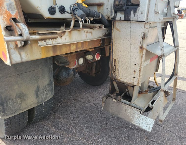 image for item JO9377 2012 Freightliner 114SD dump truck