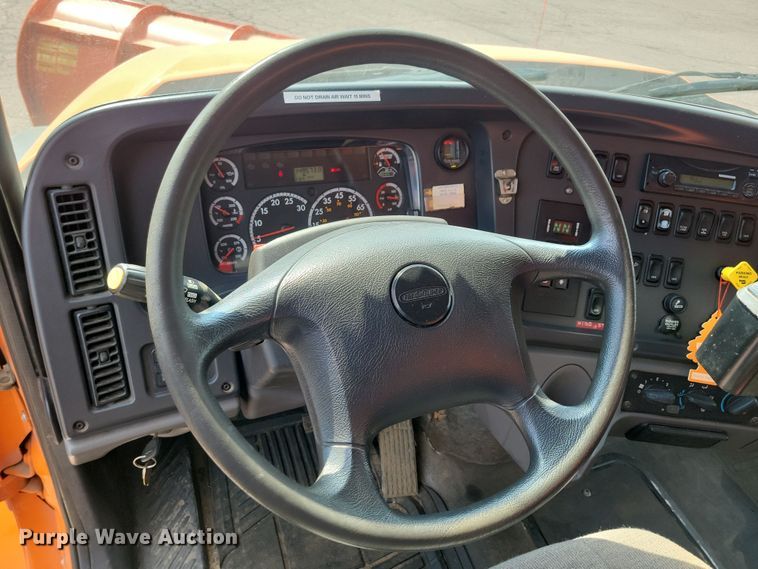 image for item JO9377 2012 Freightliner 114SD dump truck