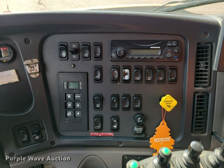 image for item JO9377 2012 Freightliner 114SD dump truck