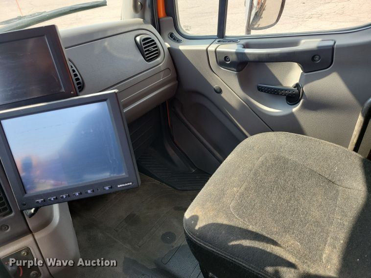 image for item JO9377 2012 Freightliner 114SD dump truck