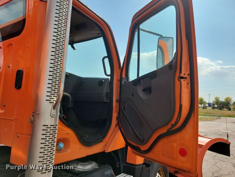 image for item JO9377 2012 Freightliner 114SD dump truck