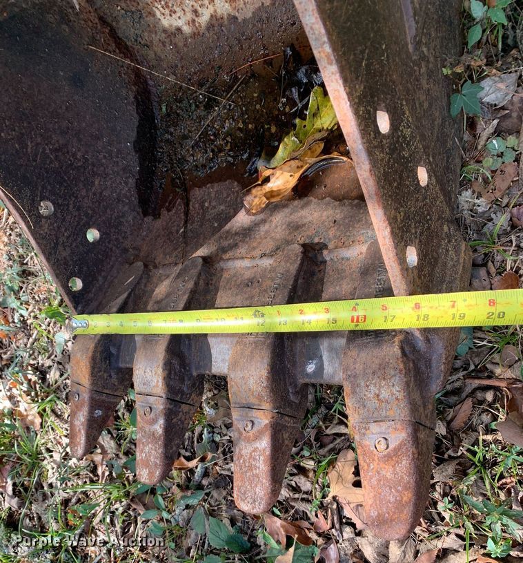 image for item JT9743 Kubota  BH77 backhoe attachment