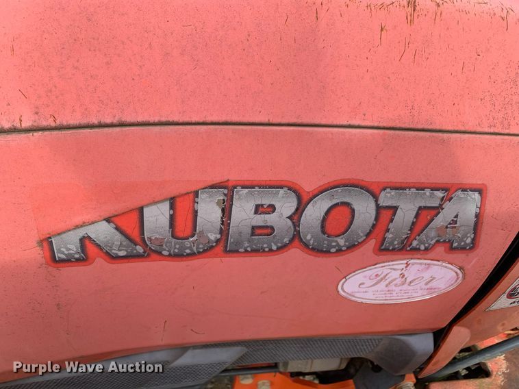 image for item JT9747 Kubota  L3200 MFWD tractor