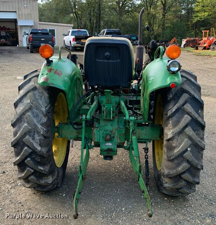 image for item JT9751 1984 John Deere 950 MFWD tractor