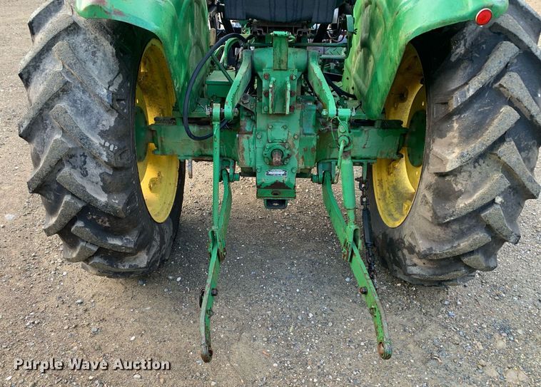 image for item JT9751 1984 John Deere 950 MFWD tractor