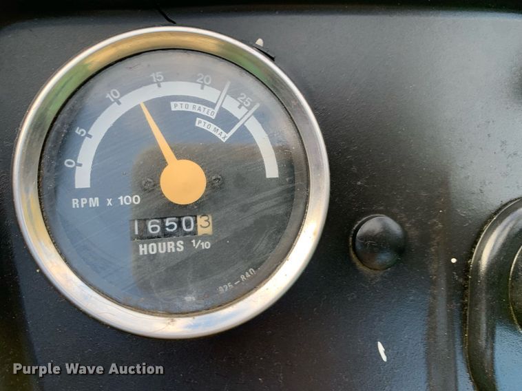 image for item JT9751 1984 John Deere 950 MFWD tractor