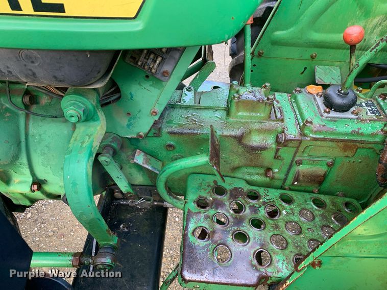 image for item JT9751 1984 John Deere 950 MFWD tractor