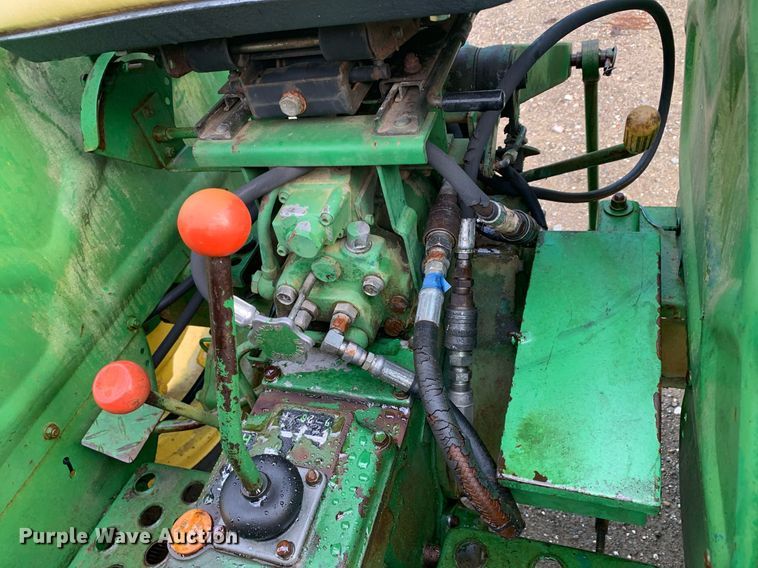image for item JT9751 1984 John Deere 950 MFWD tractor