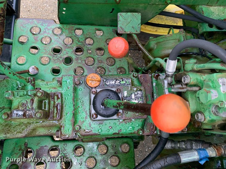 image for item JT9751 1984 John Deere 950 MFWD tractor
