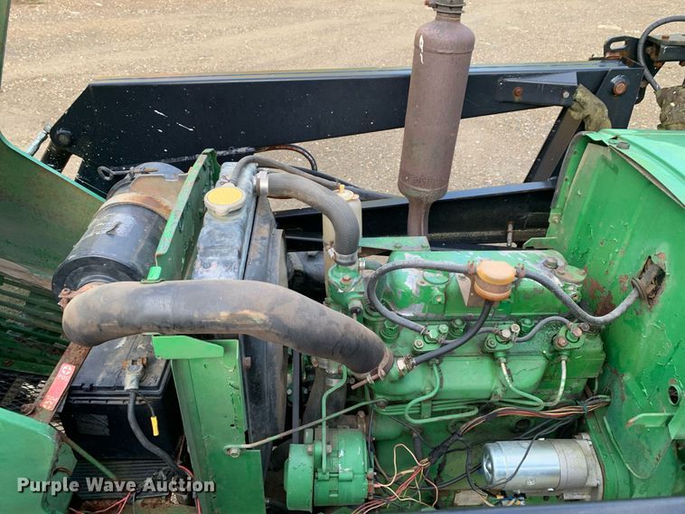 image for item JT9751 1984 John Deere 950 MFWD tractor