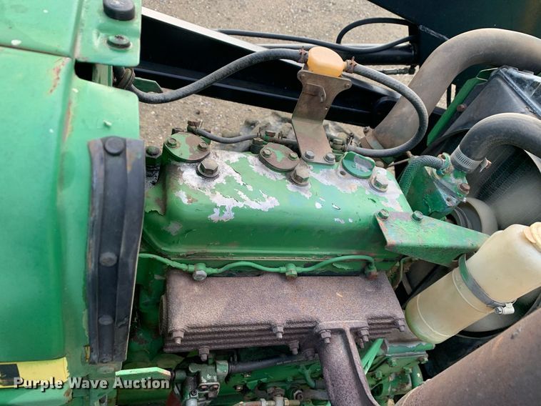image for item JT9751 1984 John Deere 950 MFWD tractor