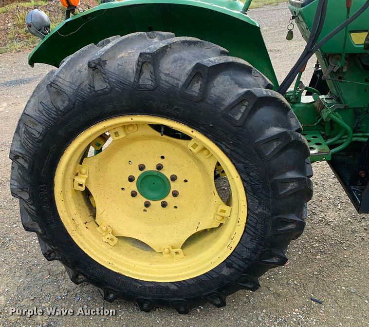 image for item JT9751 1984 John Deere 950 MFWD tractor