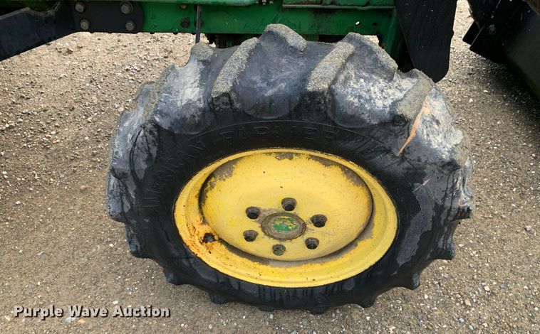 image for item JT9751 1984 John Deere 950 MFWD tractor