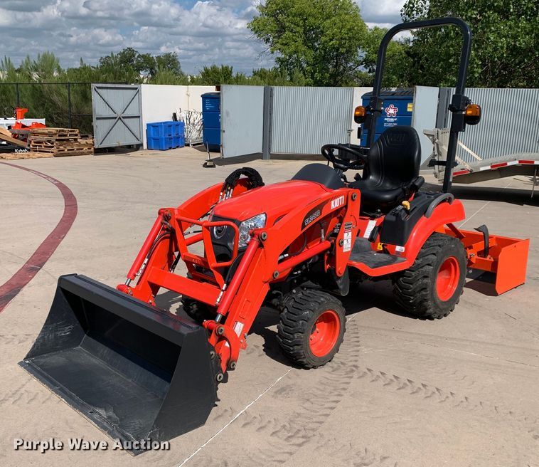 image for item JT9774 Kioti CS2520 MFWD tractor