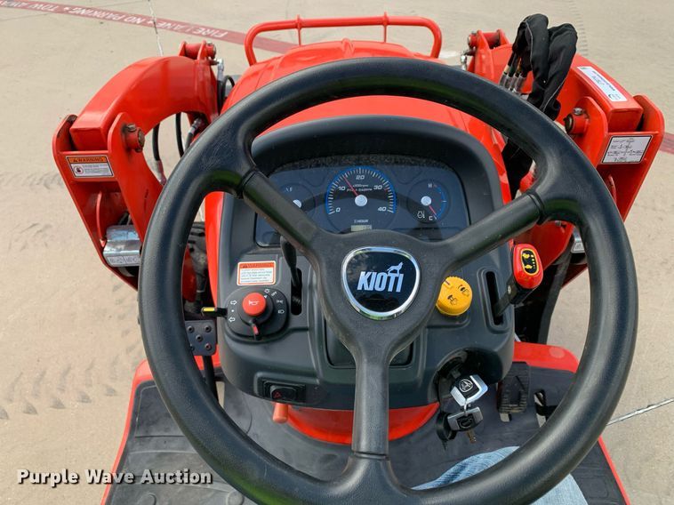 image for item JT9774 Kioti CS2520 MFWD tractor