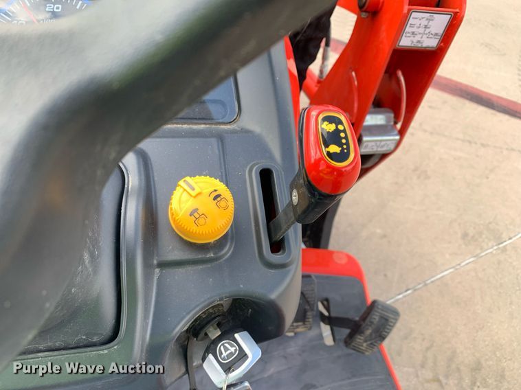 image for item JT9774 Kioti CS2520 MFWD tractor