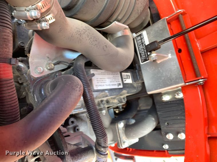 image for item JT9774 Kioti CS2520 MFWD tractor