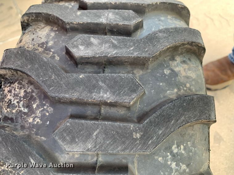 image for item JT9774 Kioti CS2520 MFWD tractor