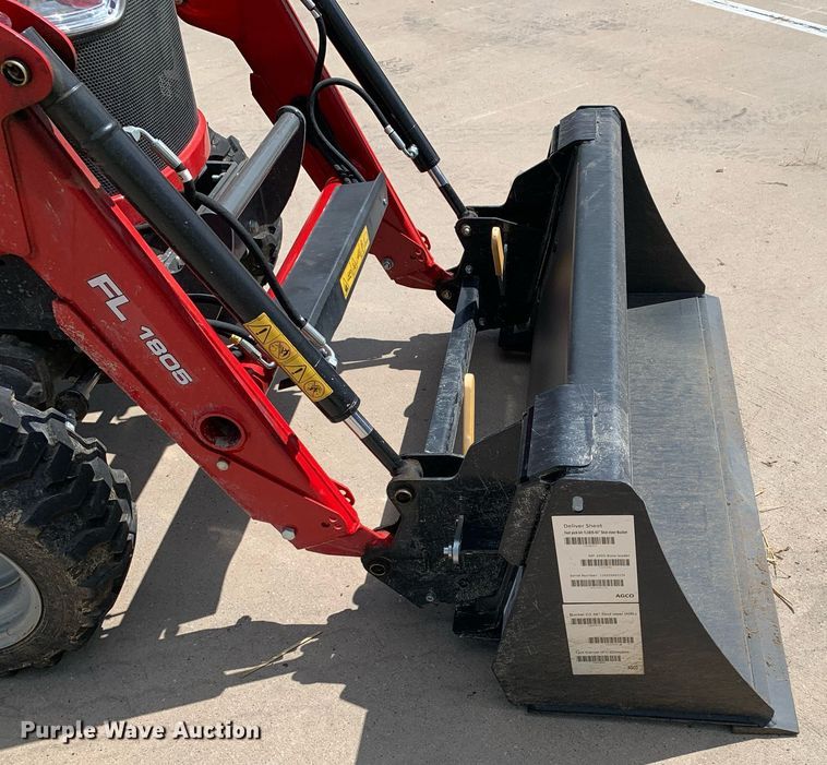 image for item JT9776 2022 Massey Ferguson GC1725 MFWD tractor