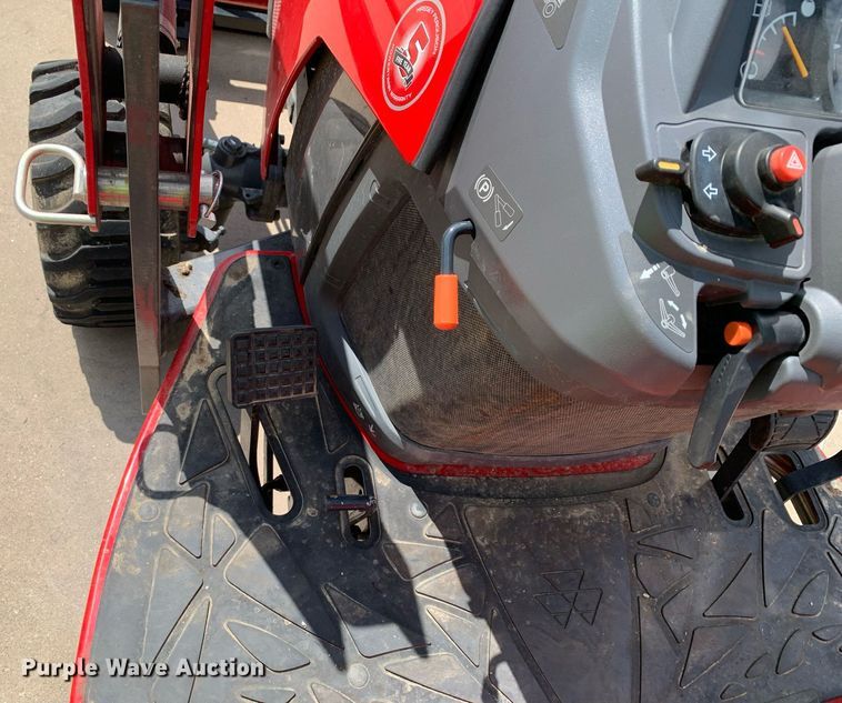 image for item JT9776 2022 Massey Ferguson GC1725 MFWD tractor