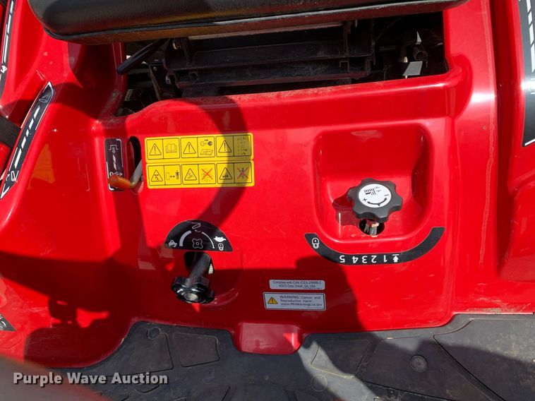 image for item JT9776 2022 Massey Ferguson GC1725 MFWD tractor