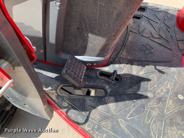 image for item JT9776 2022 Massey Ferguson GC1725 MFWD tractor