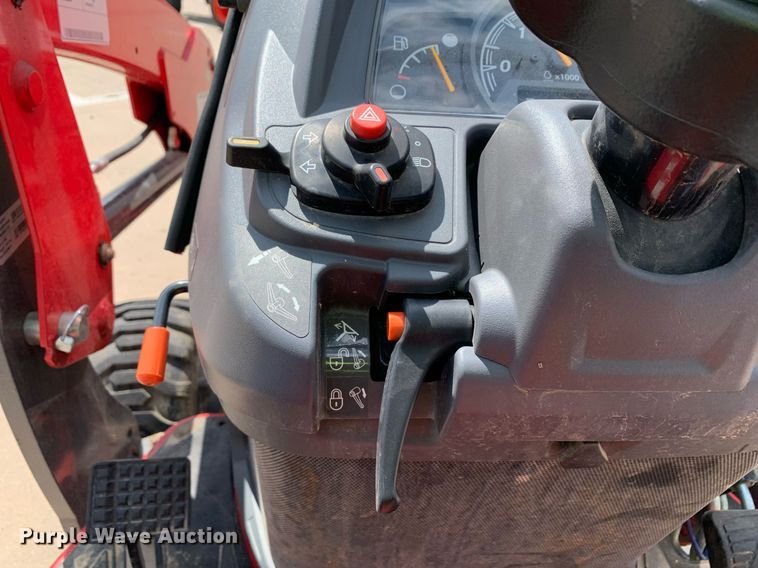 image for item JT9776 2022 Massey Ferguson GC1725 MFWD tractor