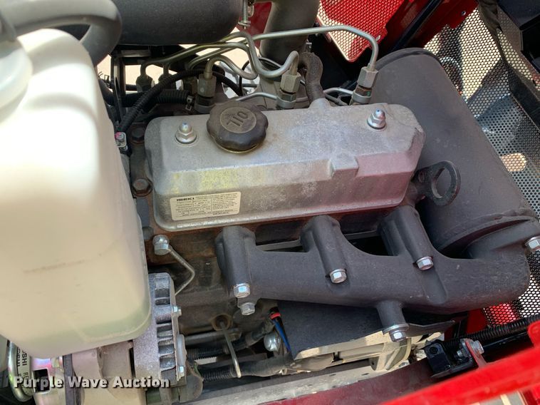 image for item JT9776 2022 Massey Ferguson GC1725 MFWD tractor