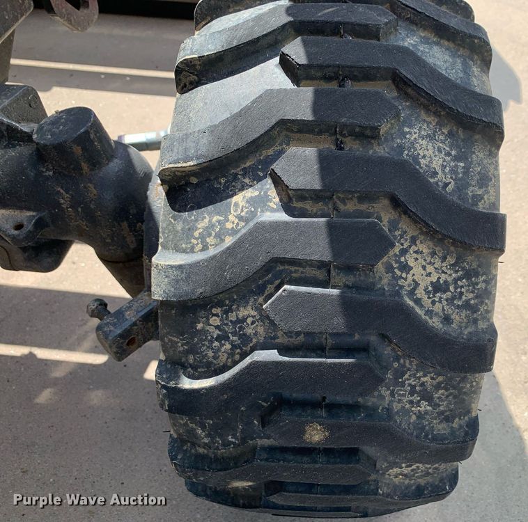 image for item JT9776 2022 Massey Ferguson GC1725 MFWD tractor