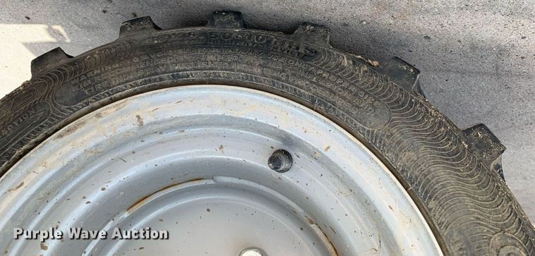 image for item JT9776 2022 Massey Ferguson GC1725 MFWD tractor