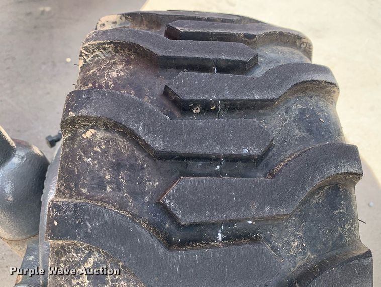 image for item JT9776 2022 Massey Ferguson GC1725 MFWD tractor