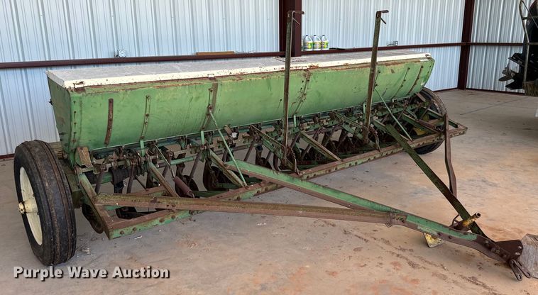 image for item NQ9747 John Deere  E0DRB grain drill