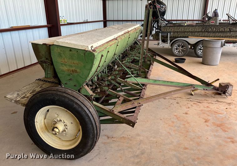 image for item NQ9747 John Deere  E0DRB grain drill