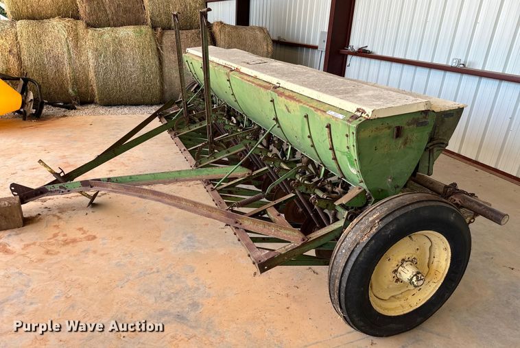 image for item NQ9747 John Deere  E0DRB grain drill