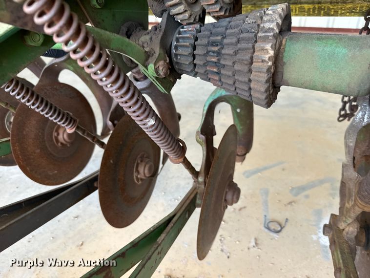 image for item NQ9747 John Deere  E0DRB grain drill