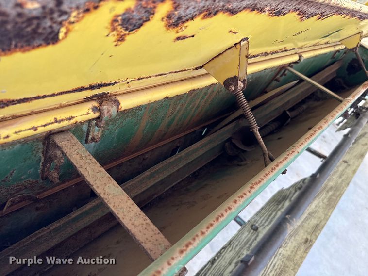 image for item NQ9747 John Deere  E0DRB grain drill