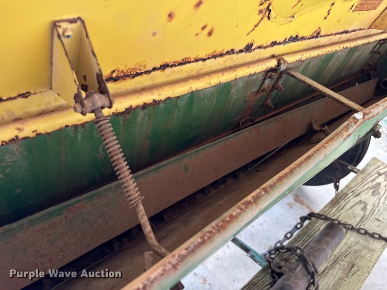 image for item NQ9747 John Deere  E0DRB grain drill