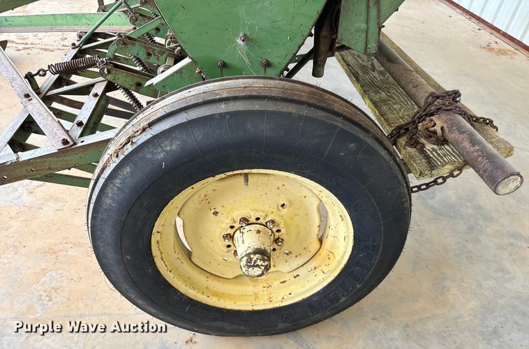 image for item NQ9747 John Deere  E0DRB grain drill