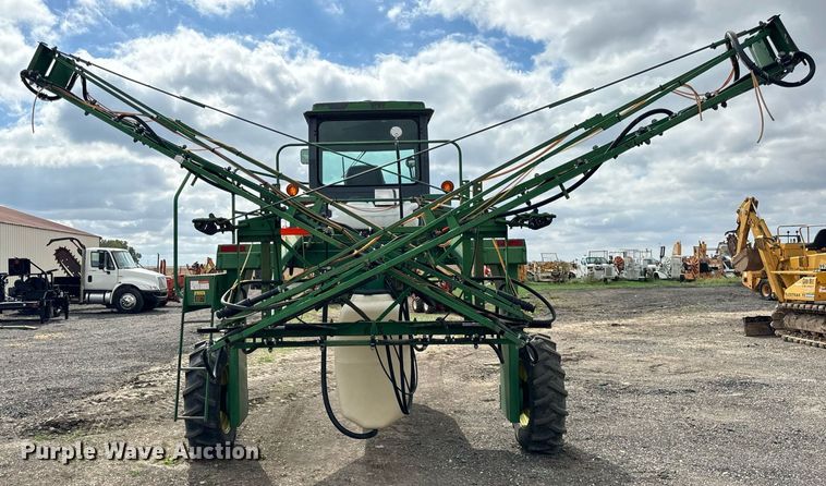 image for item OG9687 1990 John Deere  6000 sprayer