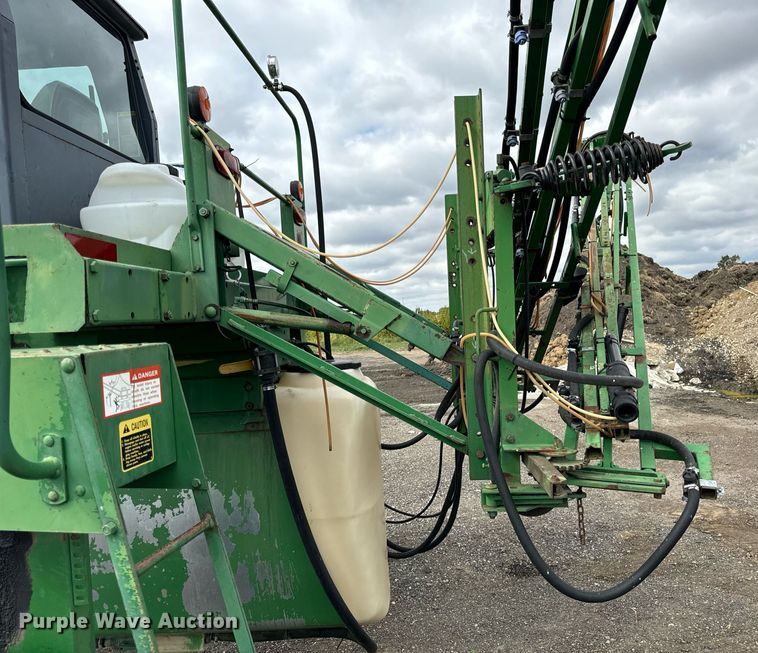 image for item OG9687 1990 John Deere  6000 sprayer
