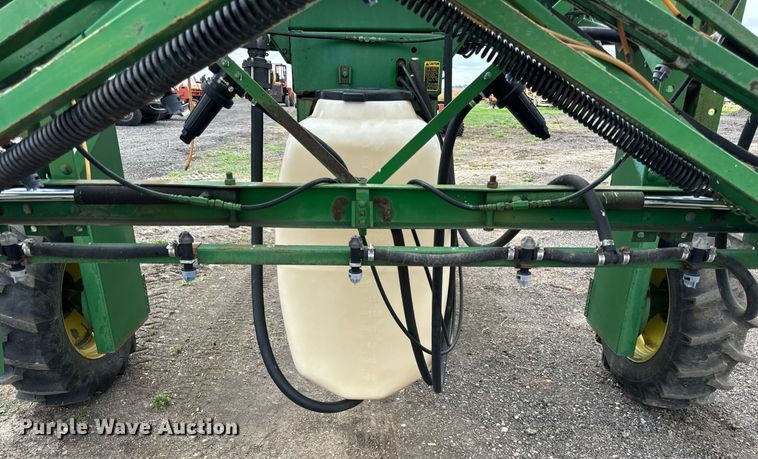 image for item OG9687 1990 John Deere  6000 sprayer