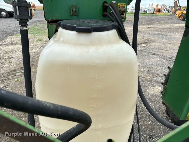 image for item OG9687 1990 John Deere  6000 sprayer